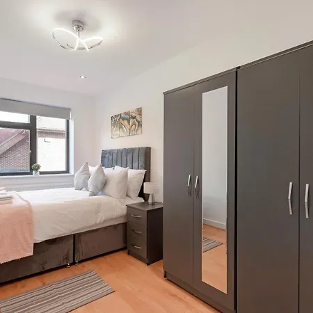 Modern Comfort Two Bedrooms Flat, Coulsdon Cr5